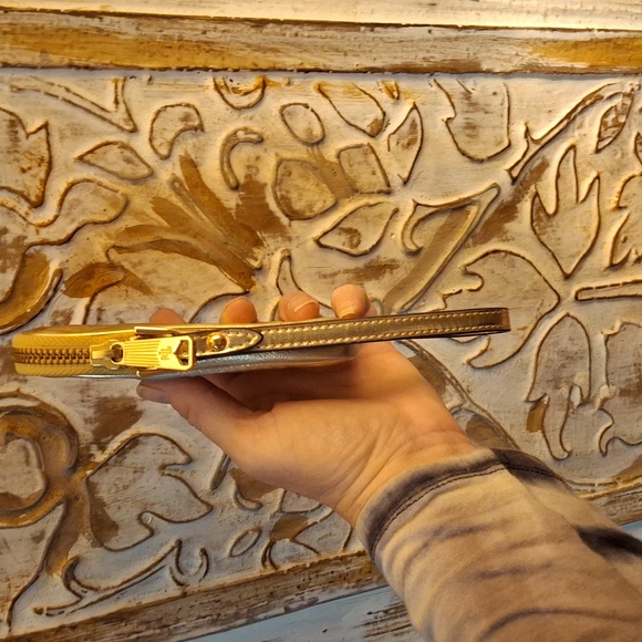 Lauren by Ralph Lauren Gold Everything Case. - Picture 16 of 16